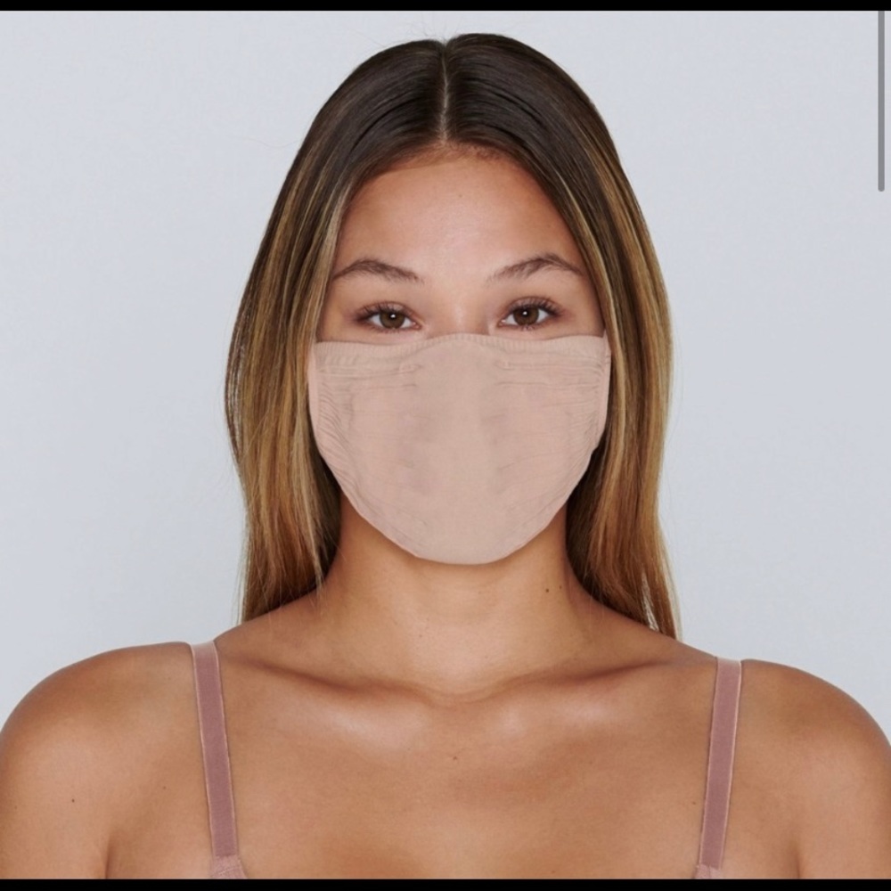 SKIMS Face Mask